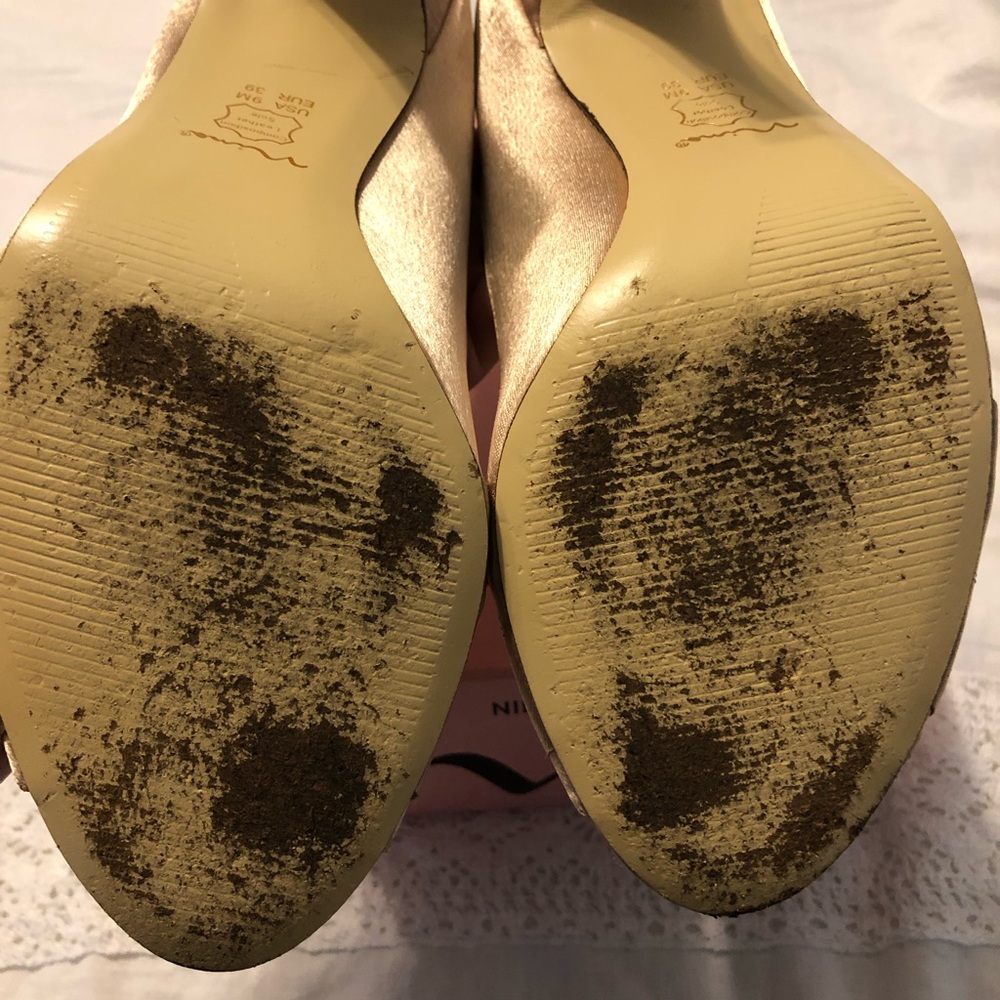 Nina Gold Ruffle Heels - Picture 2 of 2